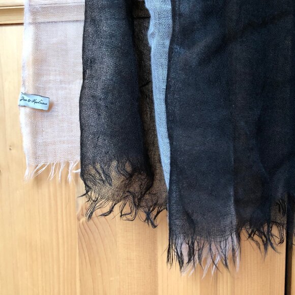 Cashmere wrap - Picture 4 of 7